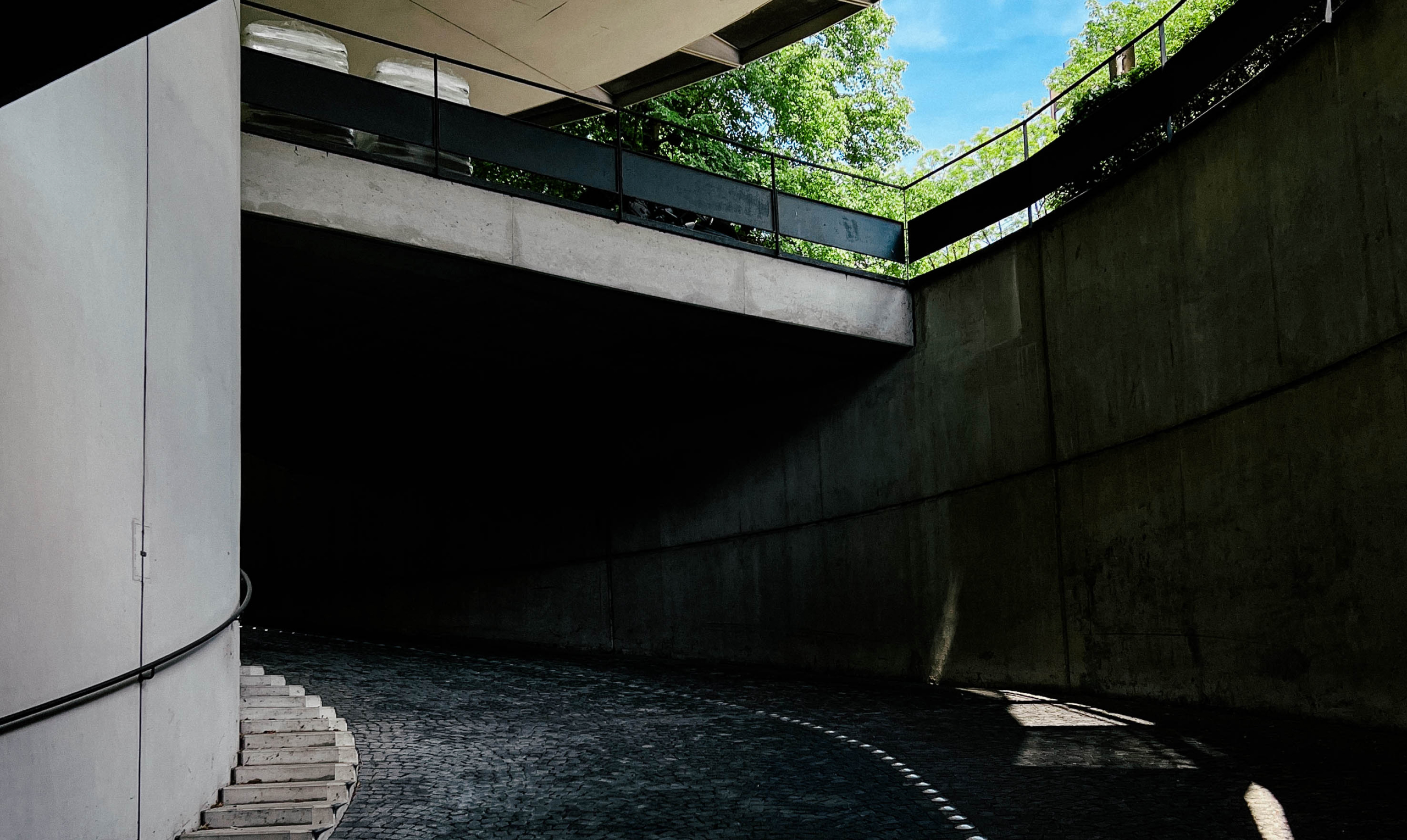 #hiddenplaces Tucherpark: Geschwungene Tiefgarage und Fahrradständer